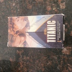 Titanic vhs cassette movie set